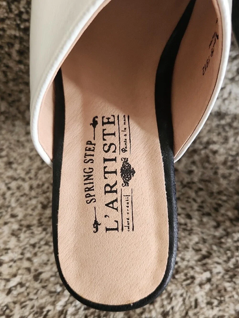 L'Artiste Spring Step White Slide Wedge Sandals for Women - Platform Comfort EUC